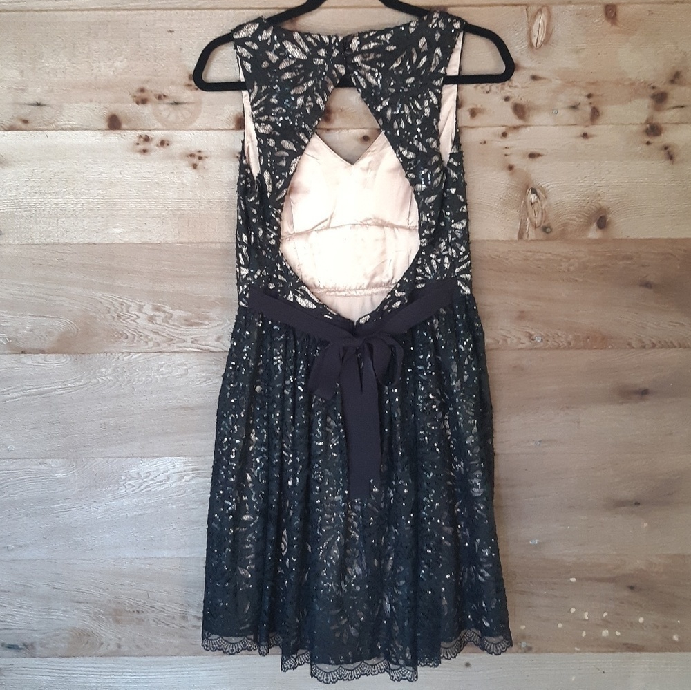 Lola Lace Overlay with Sequins Cocktail Dress - Picture 2 of 8